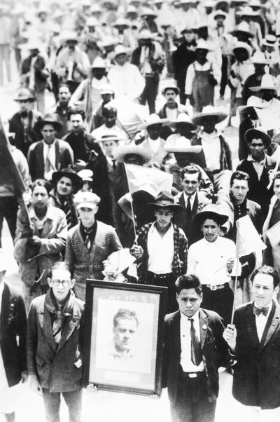 Demonstration by International Red Aid, with a photograph of Julio Antonio Mella, Tizuyuca (Hidalgo), 4th April, 1929 by Tina Modotti
